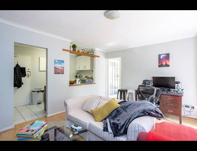 1 BEDROOM APARTMENT SOLD IN RONDEBOSCH